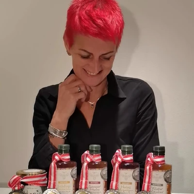 Produktbild von „Honigmadl“  Imkerei Heidi Guggenberger's Oxymel – Winter Zauber